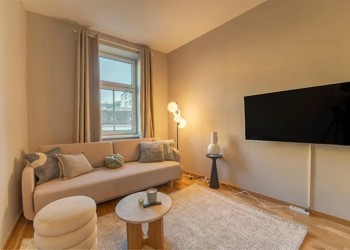 Urban Living - Apt 10